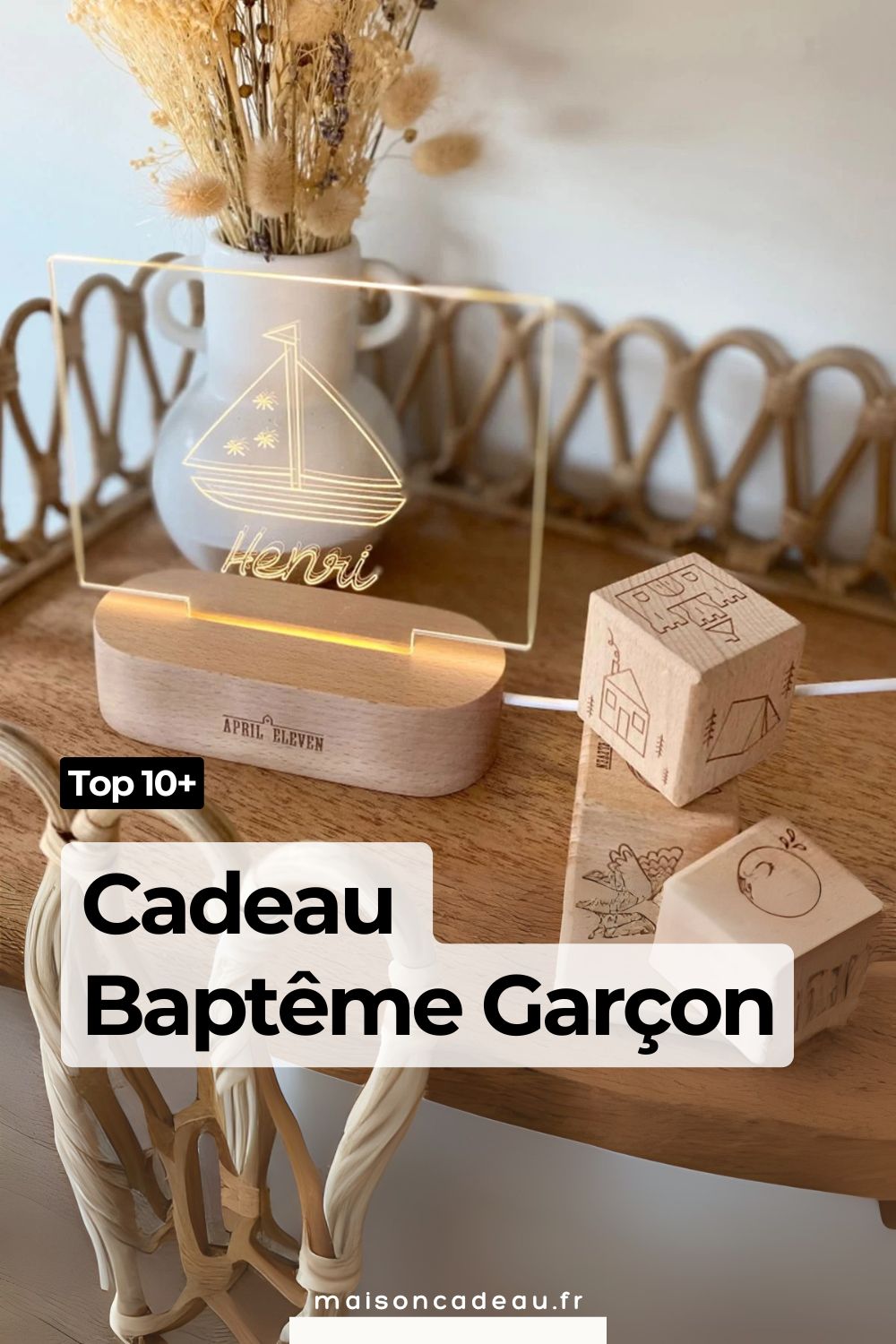 Cadeau baptême garçon : 50 idées (gourmette, déco, jeux…)