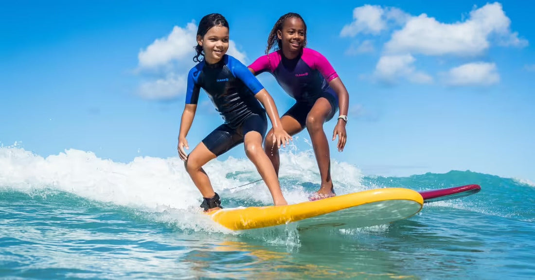 Cadeau enfant qui aime le surf : le guide complet