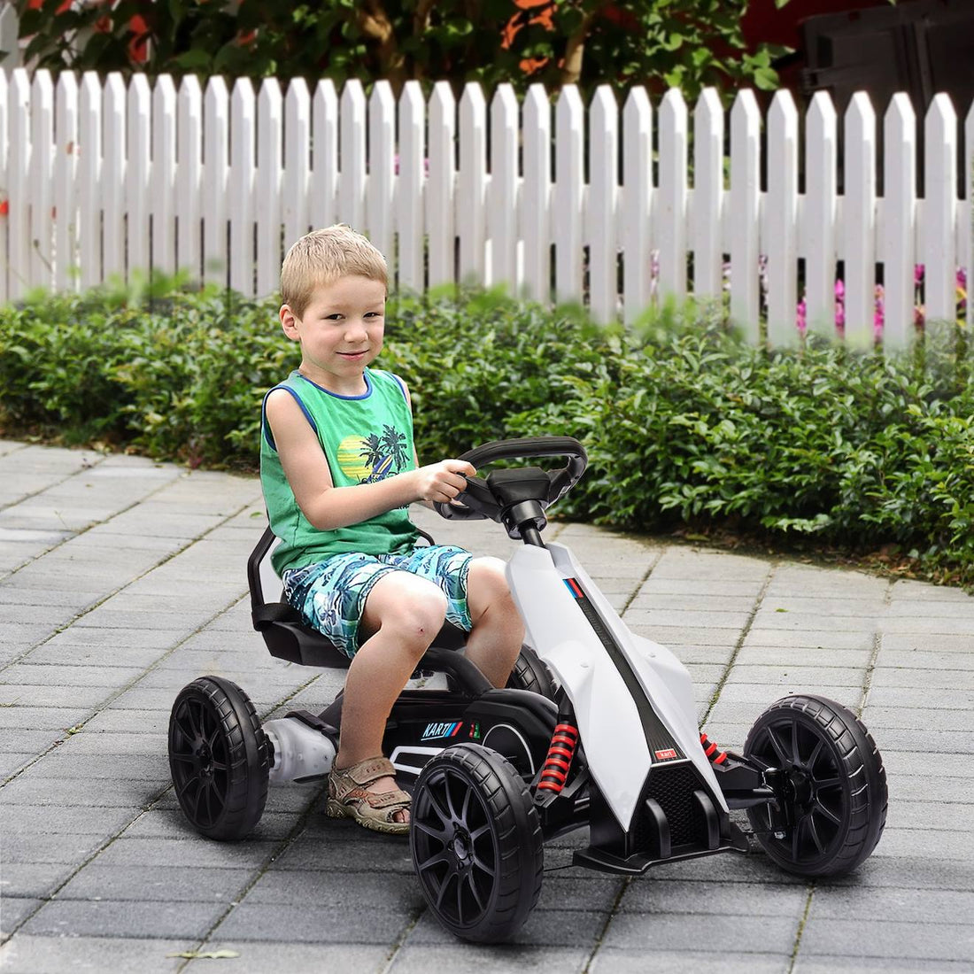 Kart électrique enfant : guide complet (et karts à pédales)