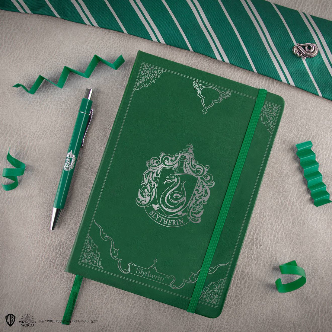 Cadeau Serpentard : 54 idées pour fans de la maison vert & argent (2026)