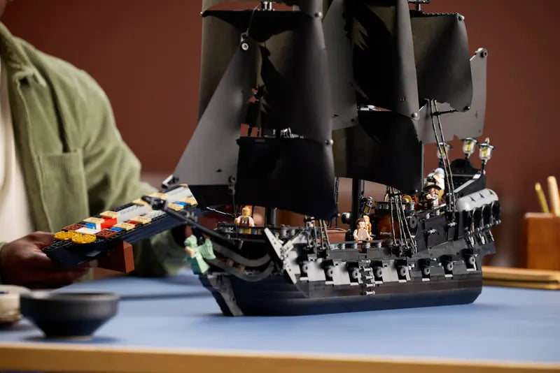 Le bateau pirate du capitaine Jack Sparrow - Lego