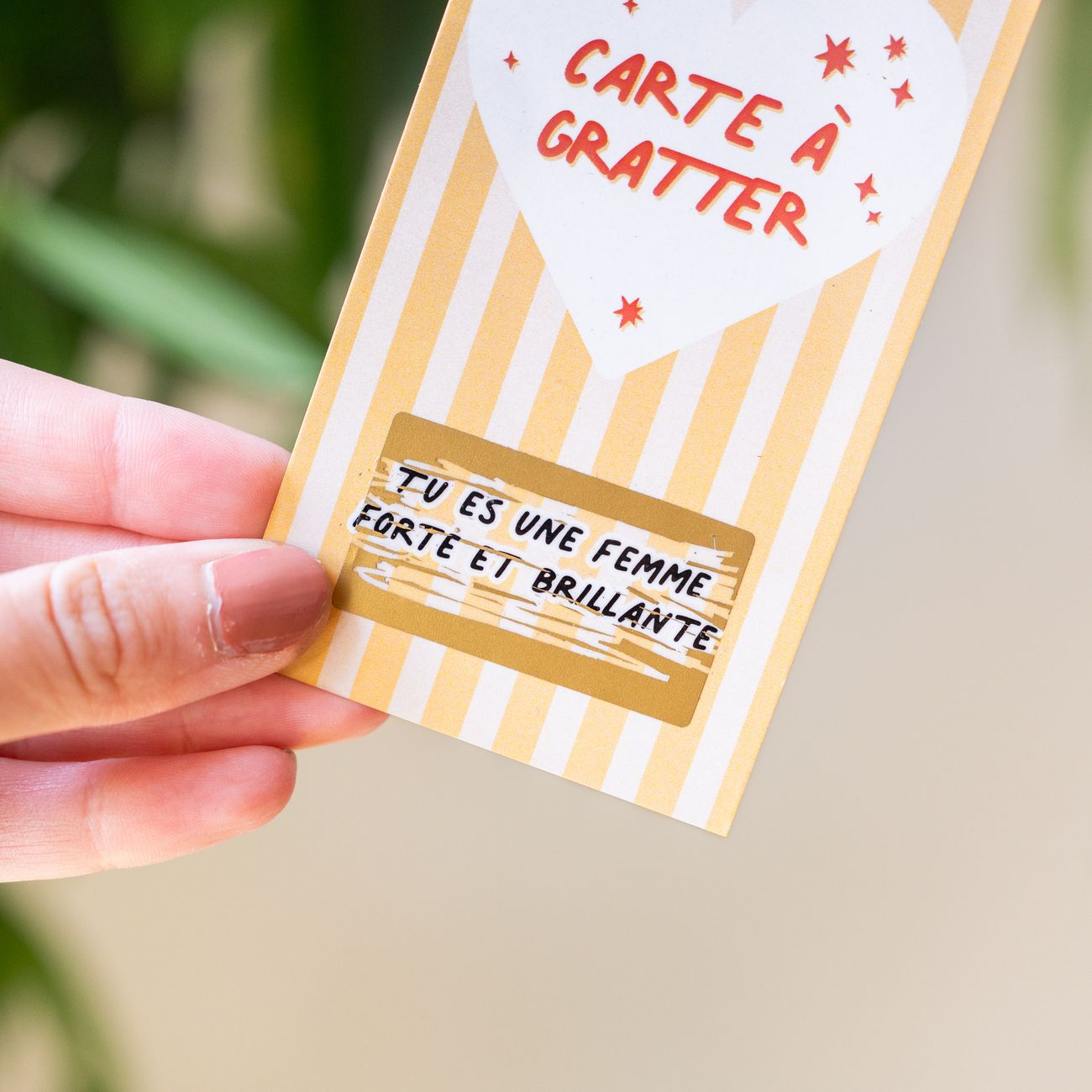 Carte à gratter dorée avec texte inspirant pour femme