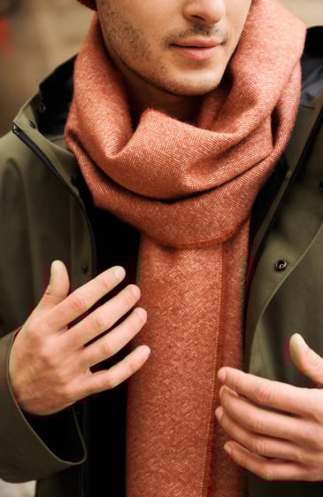 Écharpe à chevrons en laine mérinos – Élégante, chaude et intemporelle