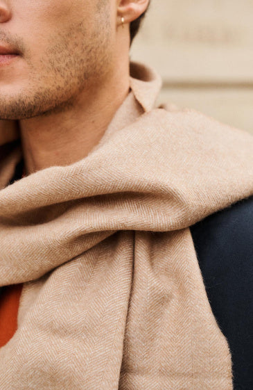 Écharpe à chevrons en laine mérinos – Élégante, chaude et intemporelle