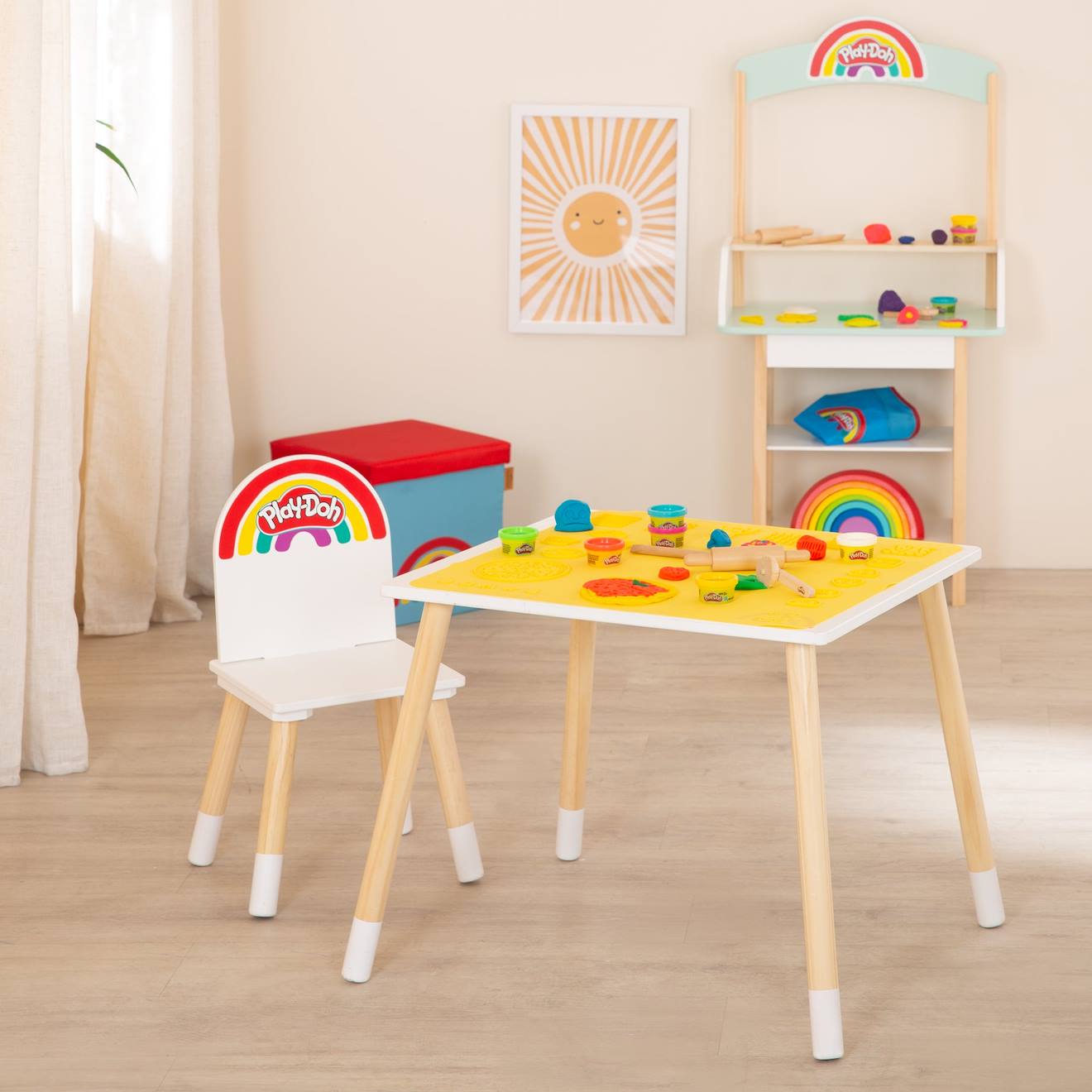 6 pâtes à modeler play-doh avec table + chaise + tapis 3D et accessoires multicolore