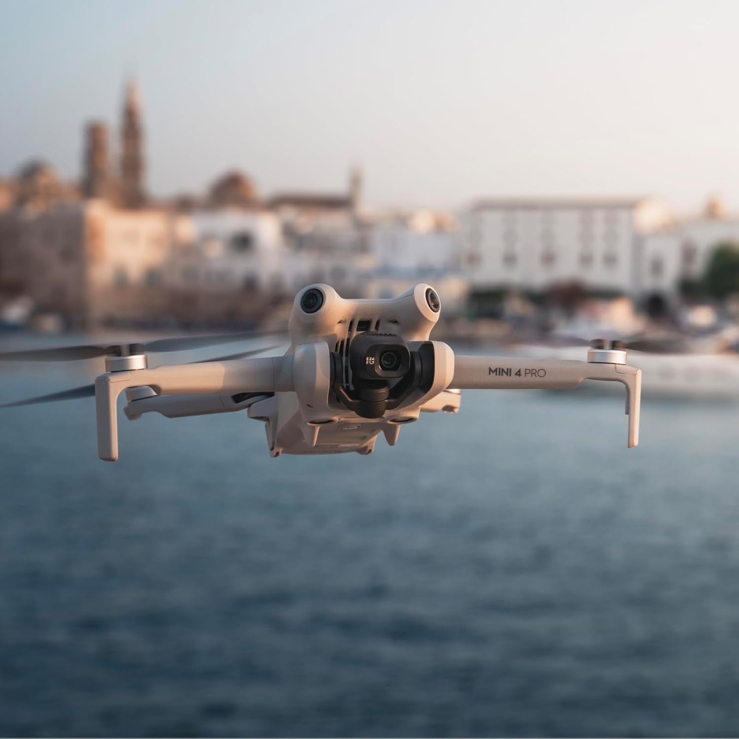 DJI Mini 4 Pro Fly More Combo (RC 2) : le mini-drone 4K ultra-complet