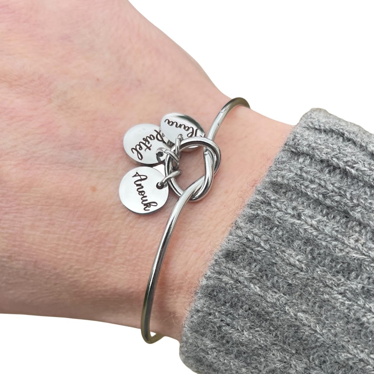 Bracelet jonc personnalisé femme nœud et médailles Bijou de Ré