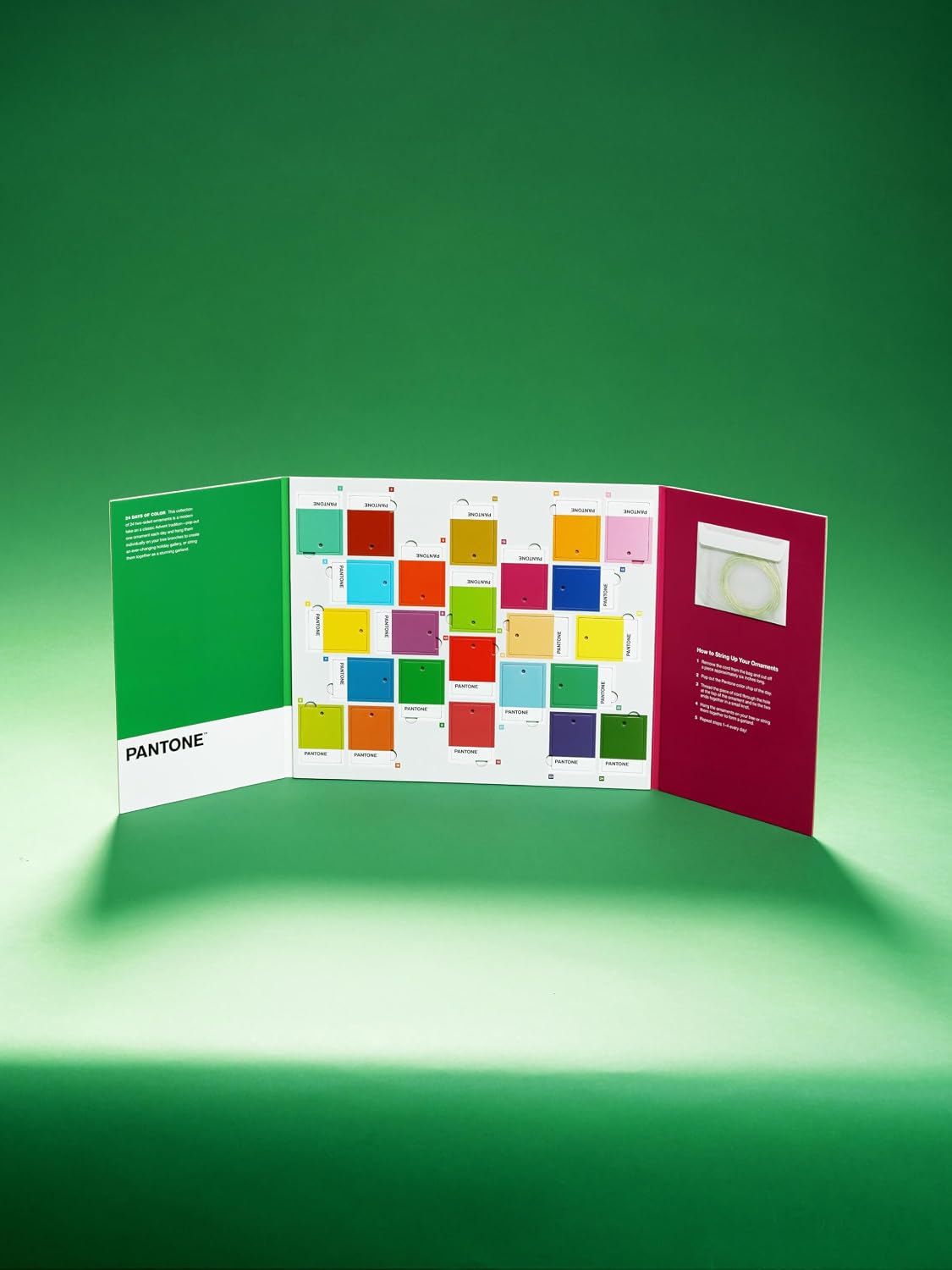 Calendrier de l'Avent Pantone 2026 ornements colorés