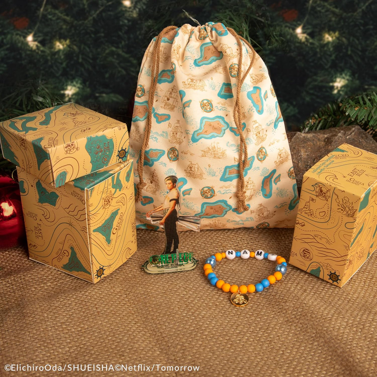 Sac à cordon carte au trésor, figurine Zoro et bracelet Nami du calendrier One Piece