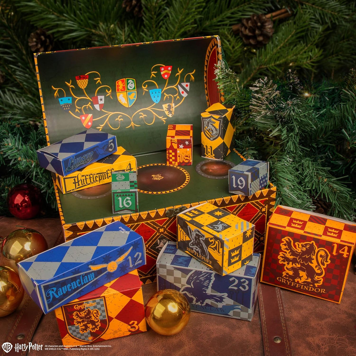 Calendrier de l'Avent Harry Potter Quidditch Deluxe Cinereplicas et ses 24 boîtes