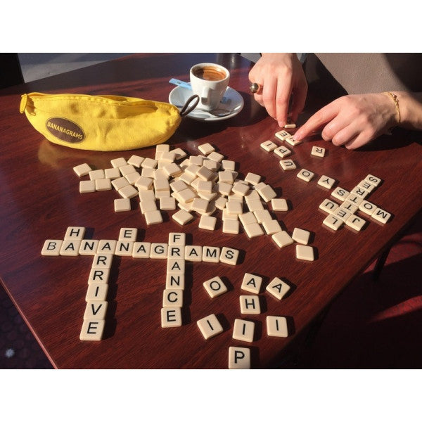 Bananagrams, le jeu de lettres rapide pour toute la famille