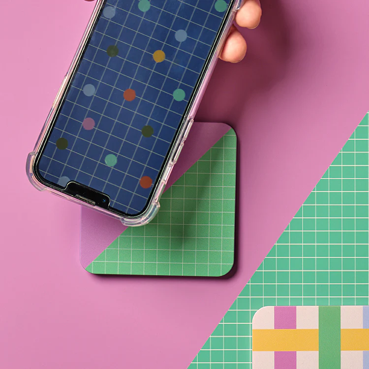 Chargeur sans fil coloré Kikkerland au motif graphique