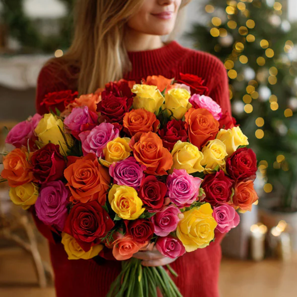 Bouquet de 50 roses fraîches, colorées, éclatantes