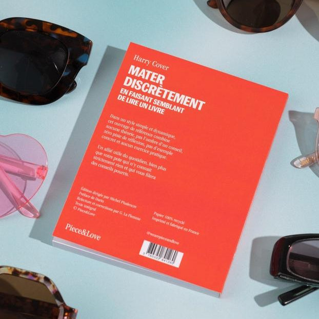 Carnet à couverture texturée et titre en relief
