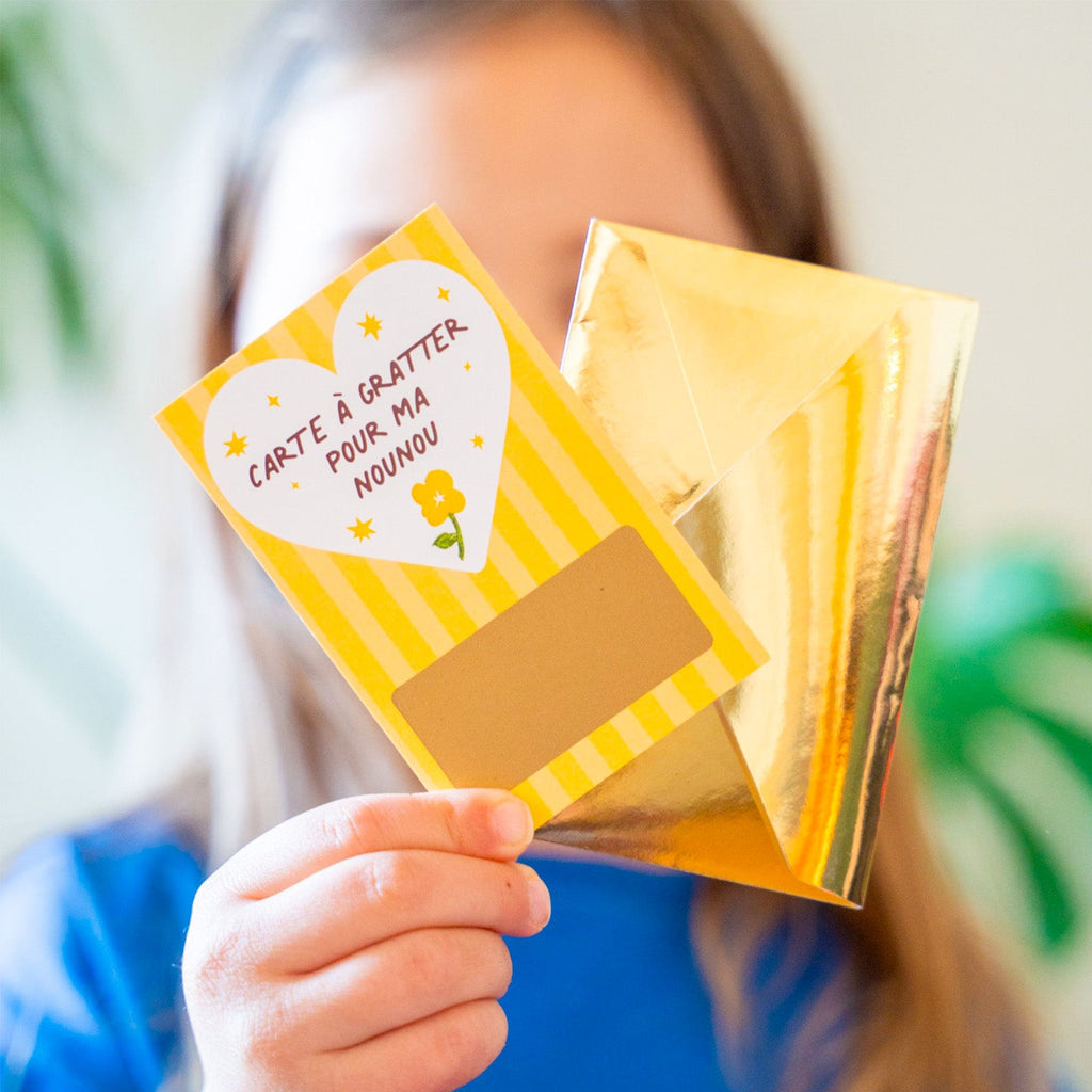 Carte a gratter Merci Nounou au design colore avec message cache