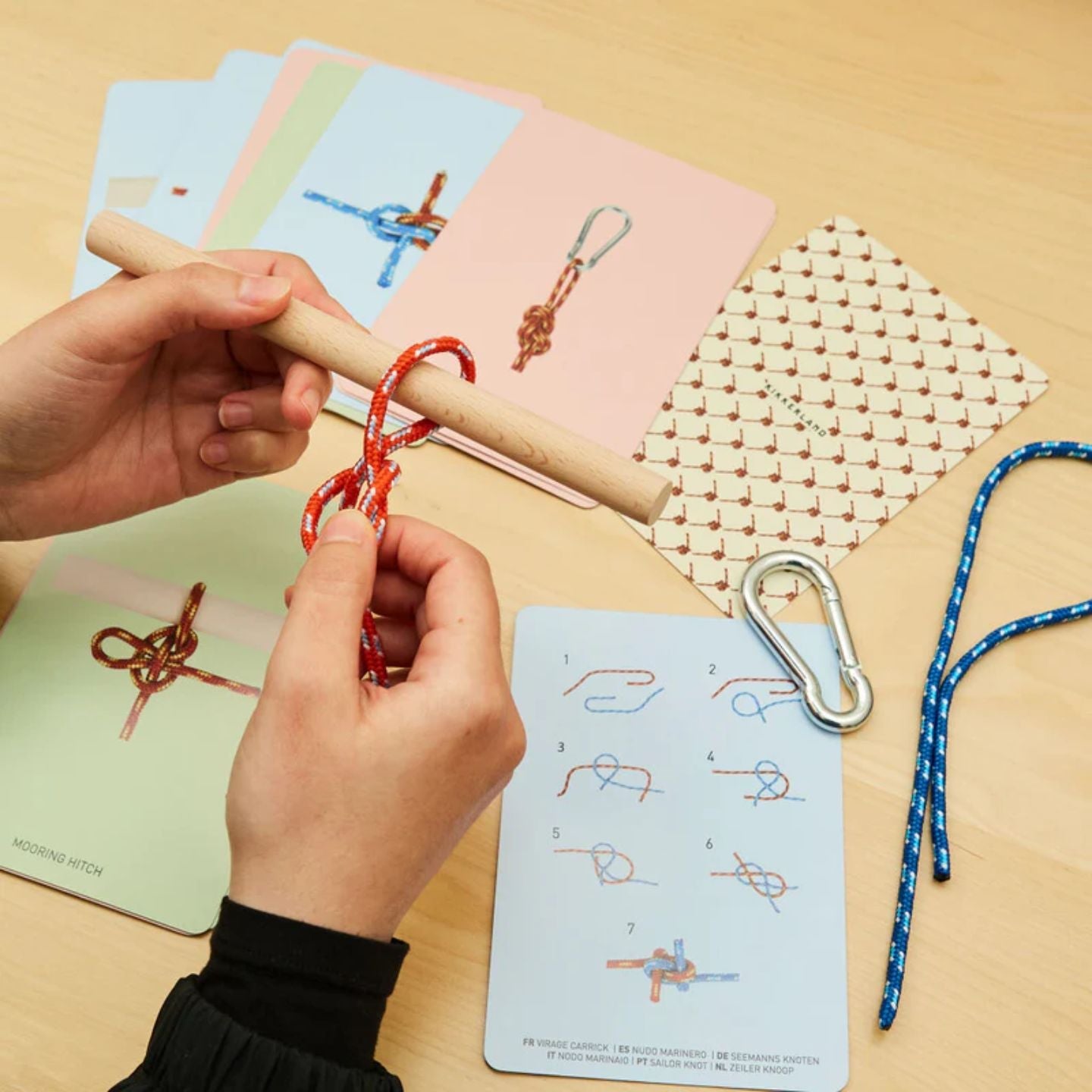 Coffret pour apprendre 20 nœuds avec fiches et cordelette