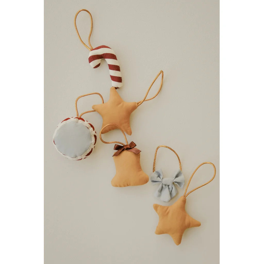 Calendrier de l’Avent mural en tissu – Fabelab