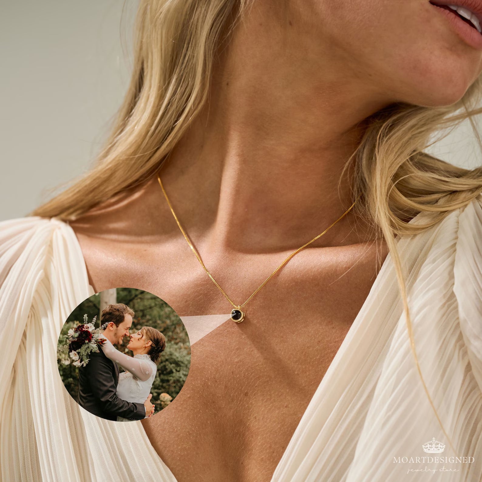 Collier photo personnalisé avec projection : le bijou qui cache un secret