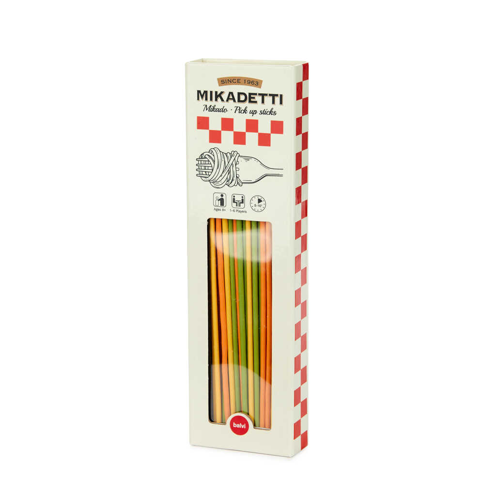 Jeu de mikado en forme de spaghettis en bambou sur fond blanc