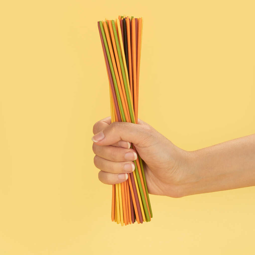 Mikado spaghetti trompe-l'oeil avec son packaging façon paquet de pâtes