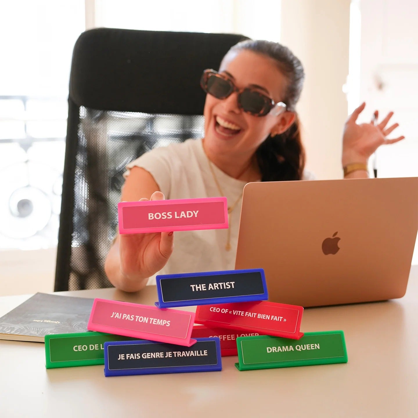 Plaque de bureau personnalisée message humour - Mieux que des fleurs