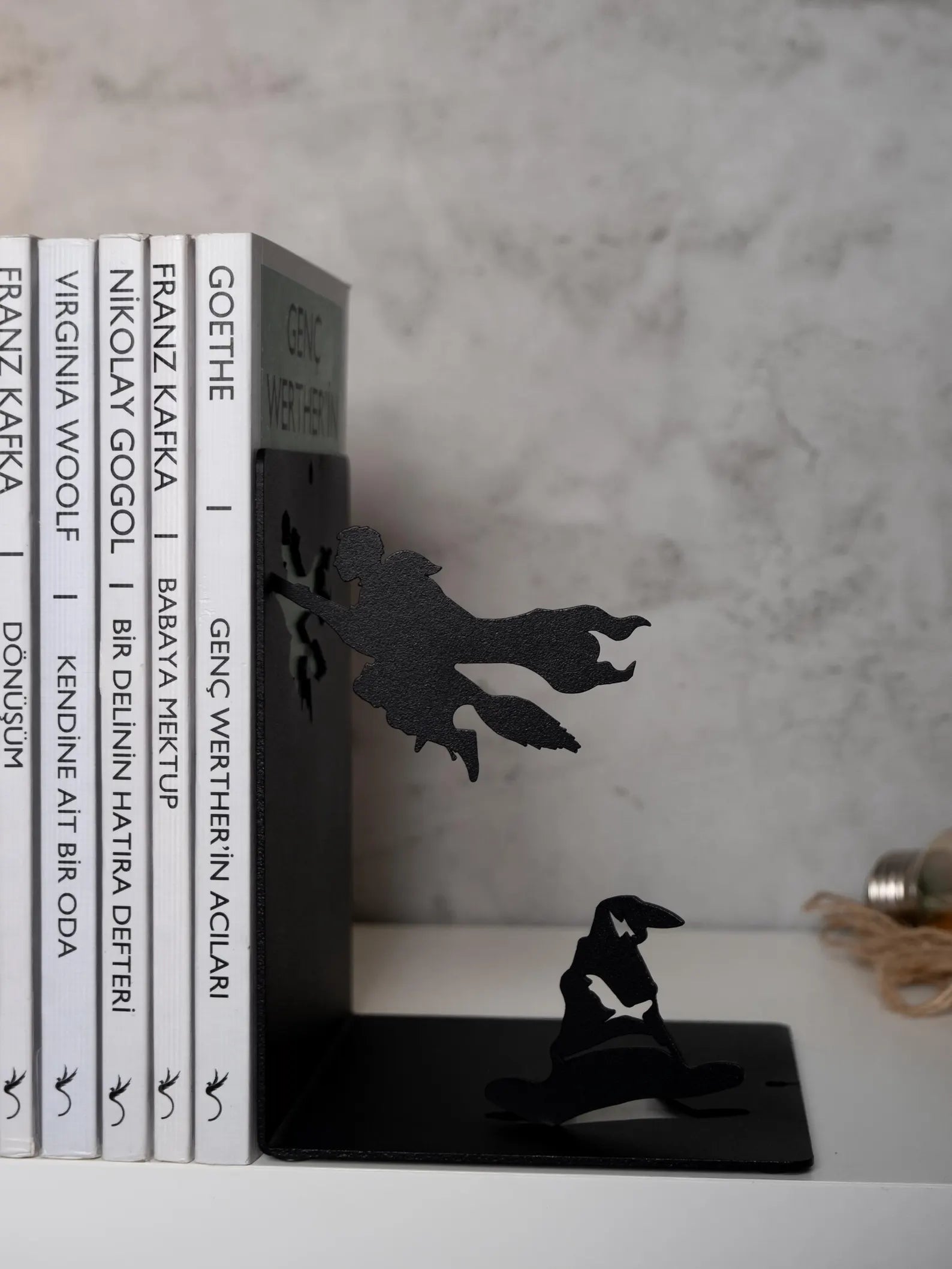 Serre-livres en métal sorcier