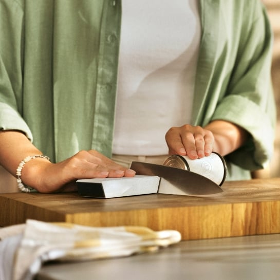 Aiguiseur de couteaux à deux angles