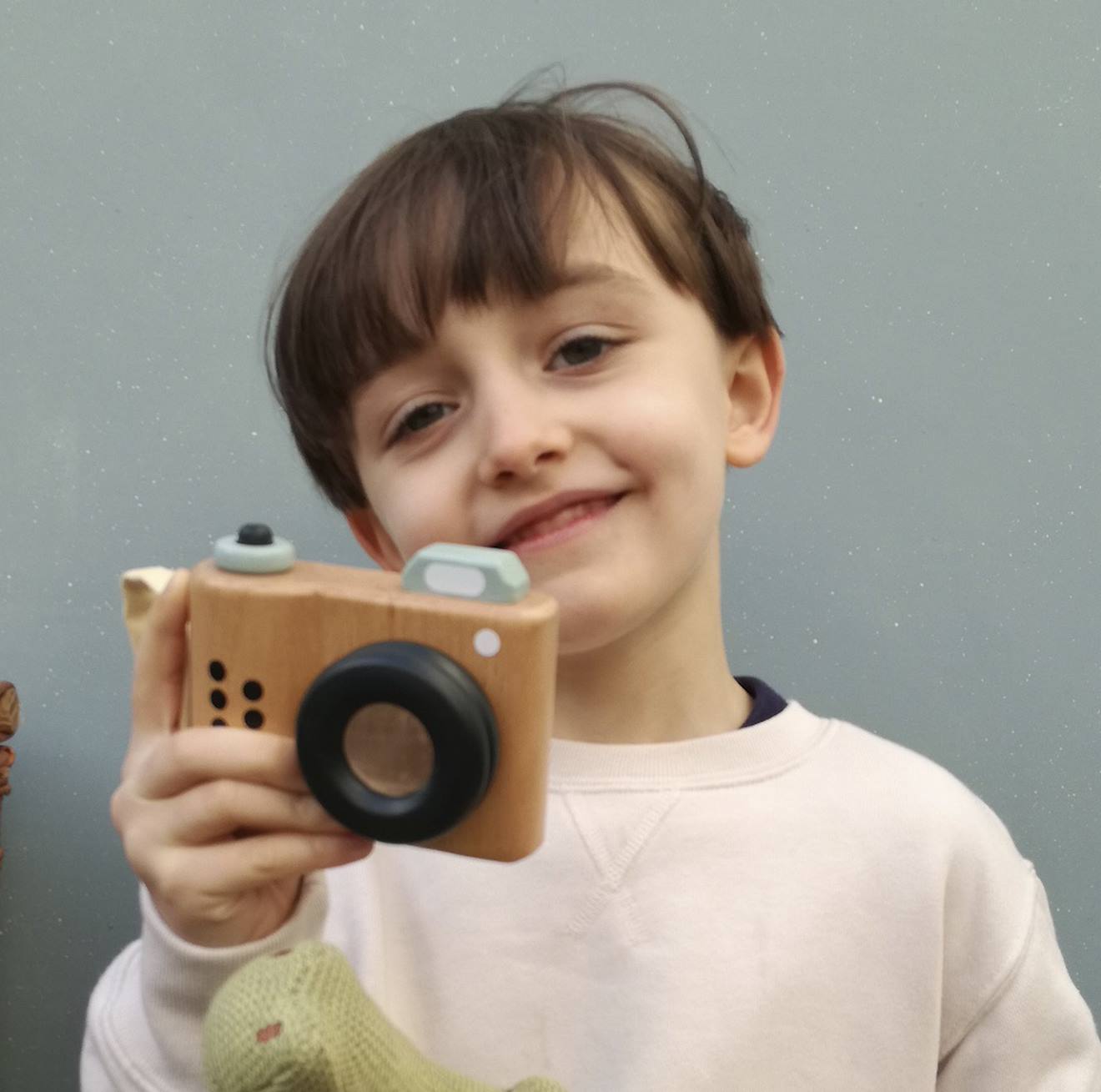 Appareil photo en bois beige