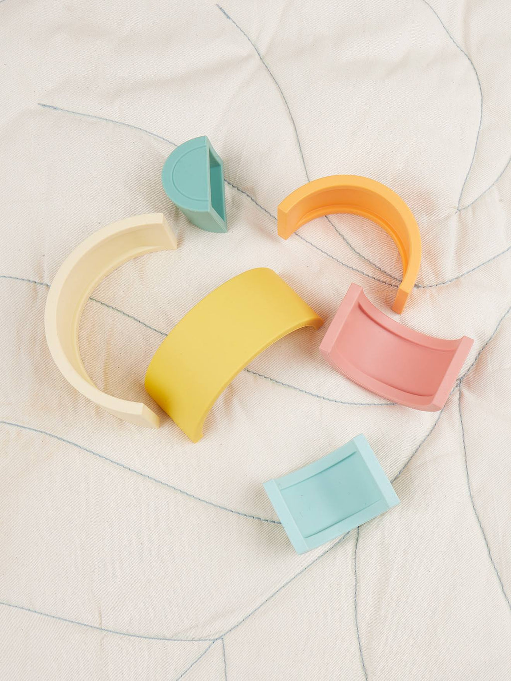 Arc-en-ciel en silicone - jeu d'empilage tropical vibes