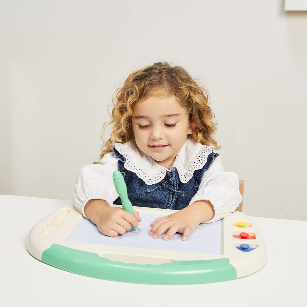 Ardoise magnétique pour bébé vert