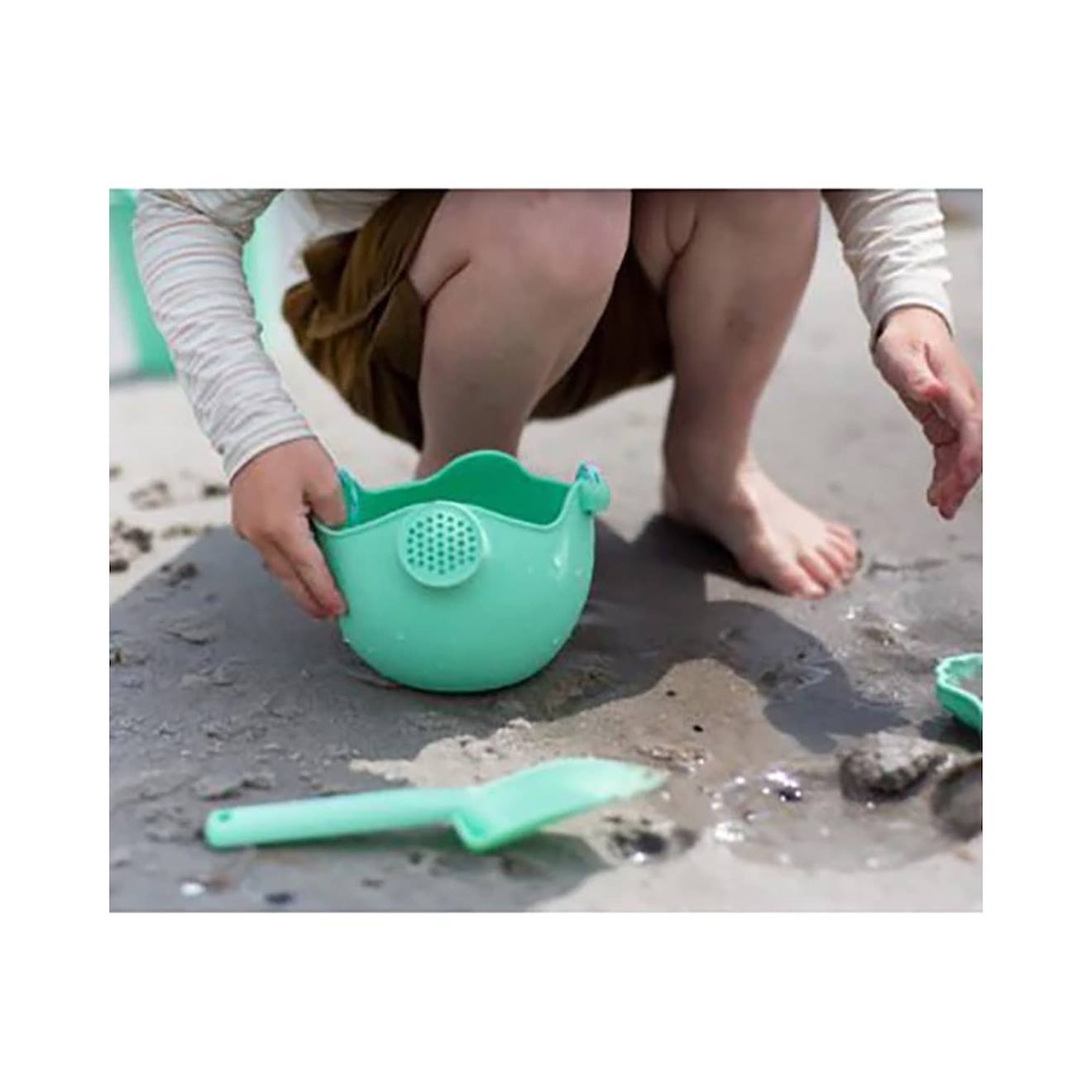 Arrosoir de plage en silicone souple vert