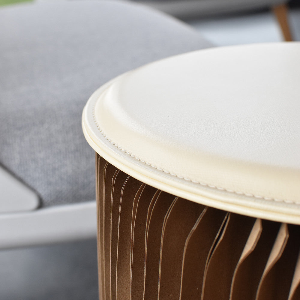 Assise Simili-Cuir Blanche pour Meuble en Kraft Pliable - Poufs et Tabourets Originaux
