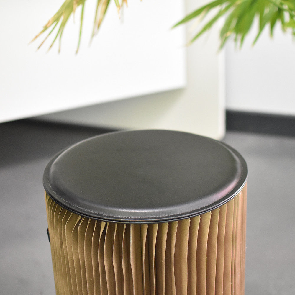 Assise Simili-Cuir Noir pour Meuble en Kraft Pliable - Poufs et Tabourets Originaux