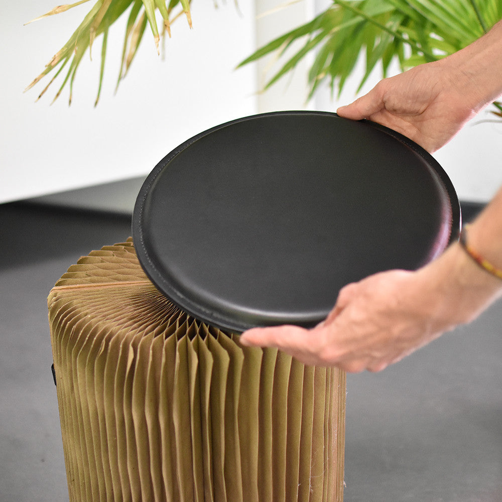 Assise Simili-Cuir Noir pour Meuble en Kraft Pliable - Poufs et Tabourets Originaux