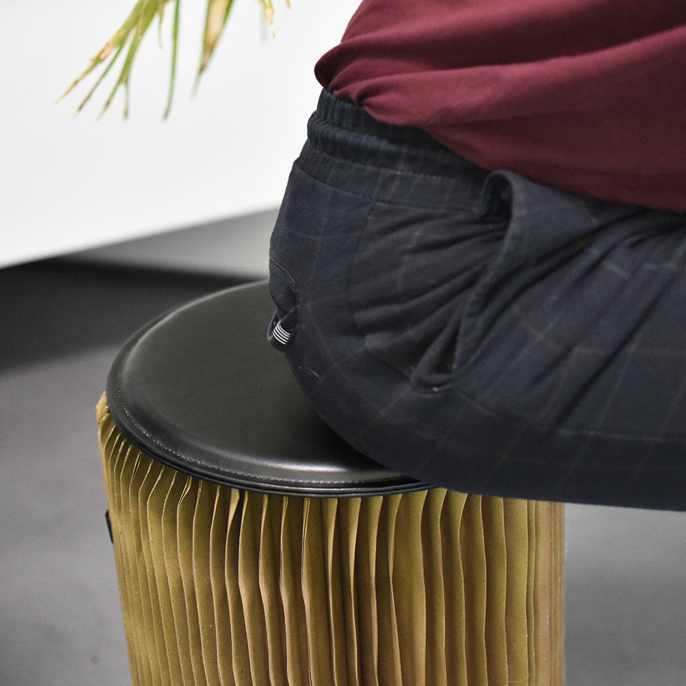 Assise Simili-Cuir Noir pour Meuble en Kraft Pliable - Poufs et Tabourets Originaux