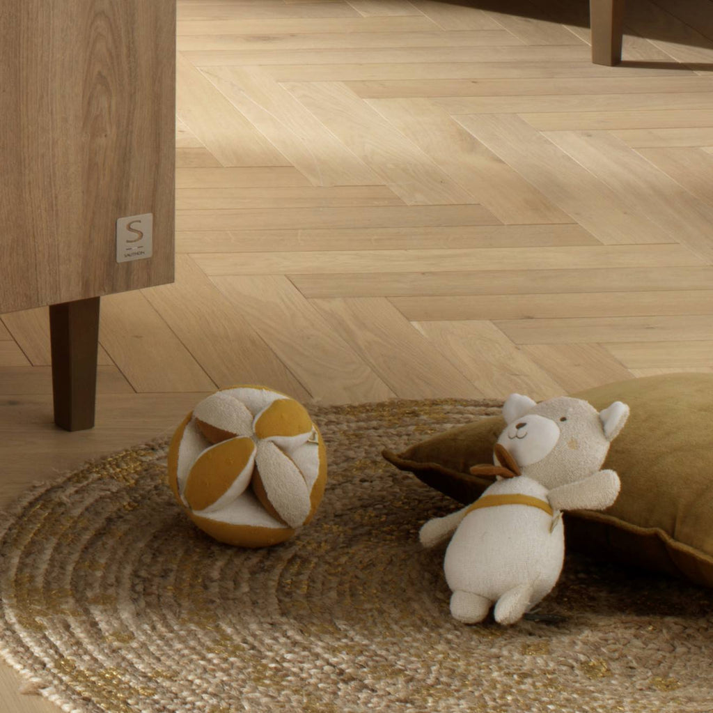 Balle sensorielle en coton bio et bouclette - petit coeur jaune