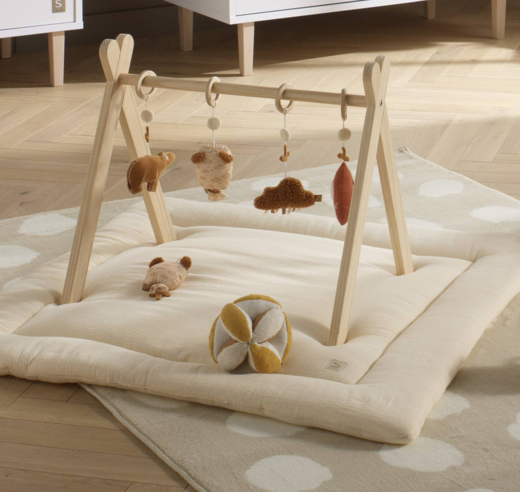 Balle sensorielle en coton bio et bouclette - petit coeur jaune
