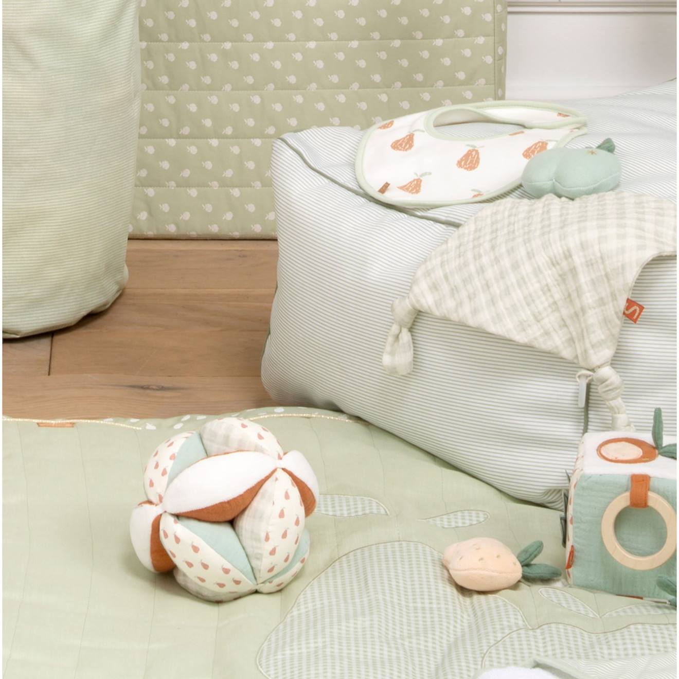 Balle sensorielle en coton - botanica blanc