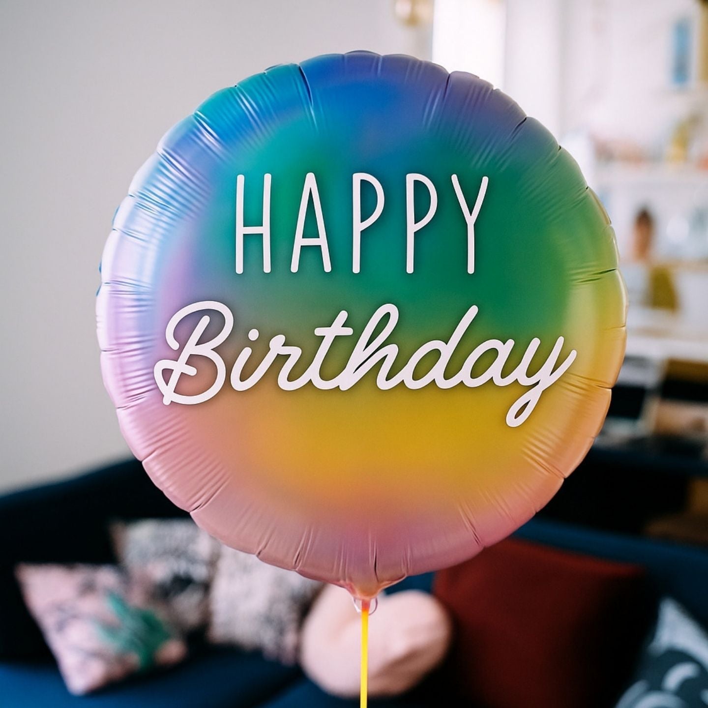 Ballon pastel Happy Birthday gonflé à l'hélium pour un anniversaire