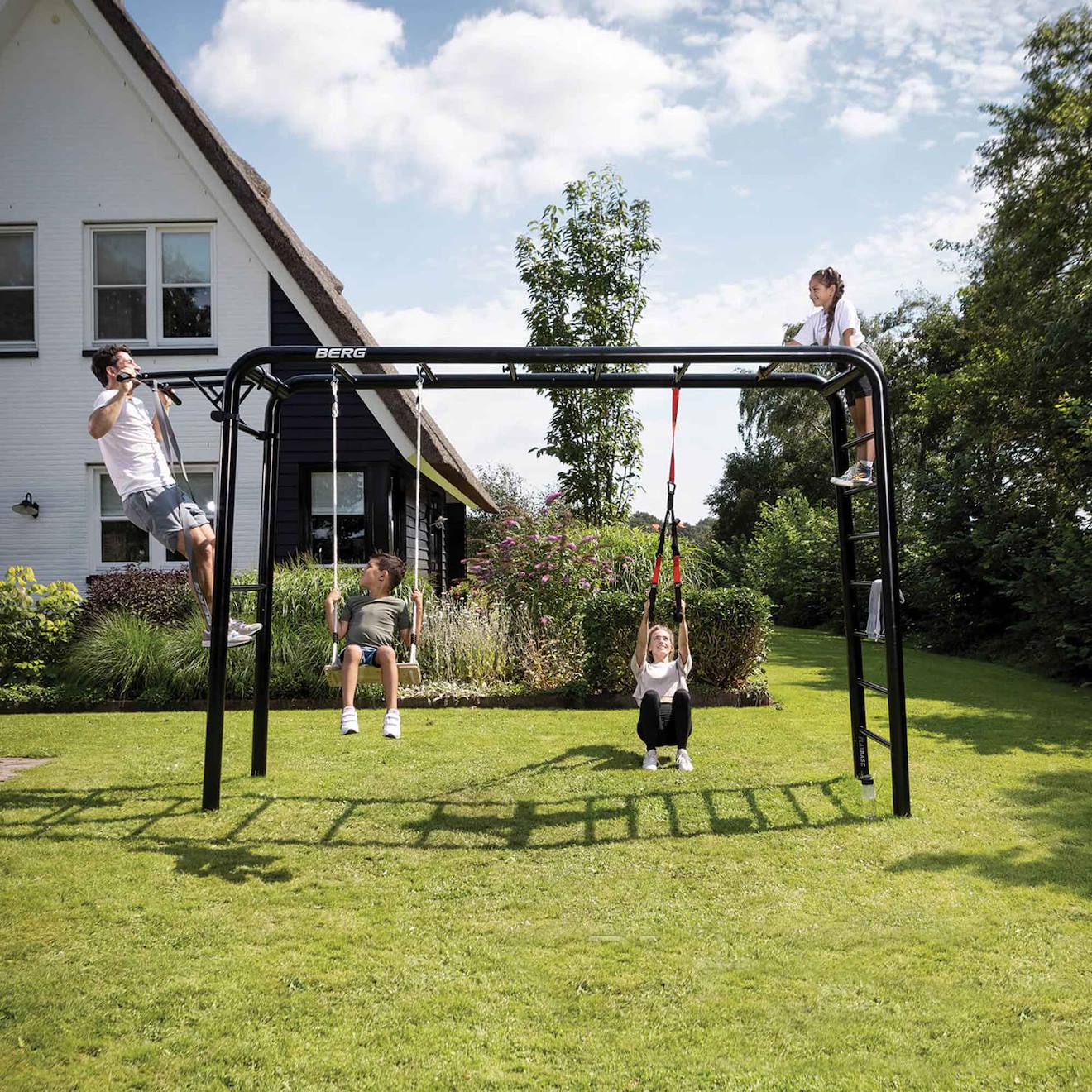 Barre de traction pour aire de jeux playbase black