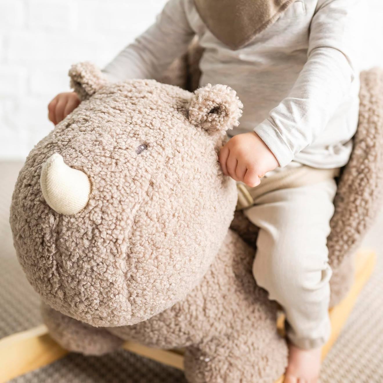 Bascule teddy le rhinocéros taupe marron