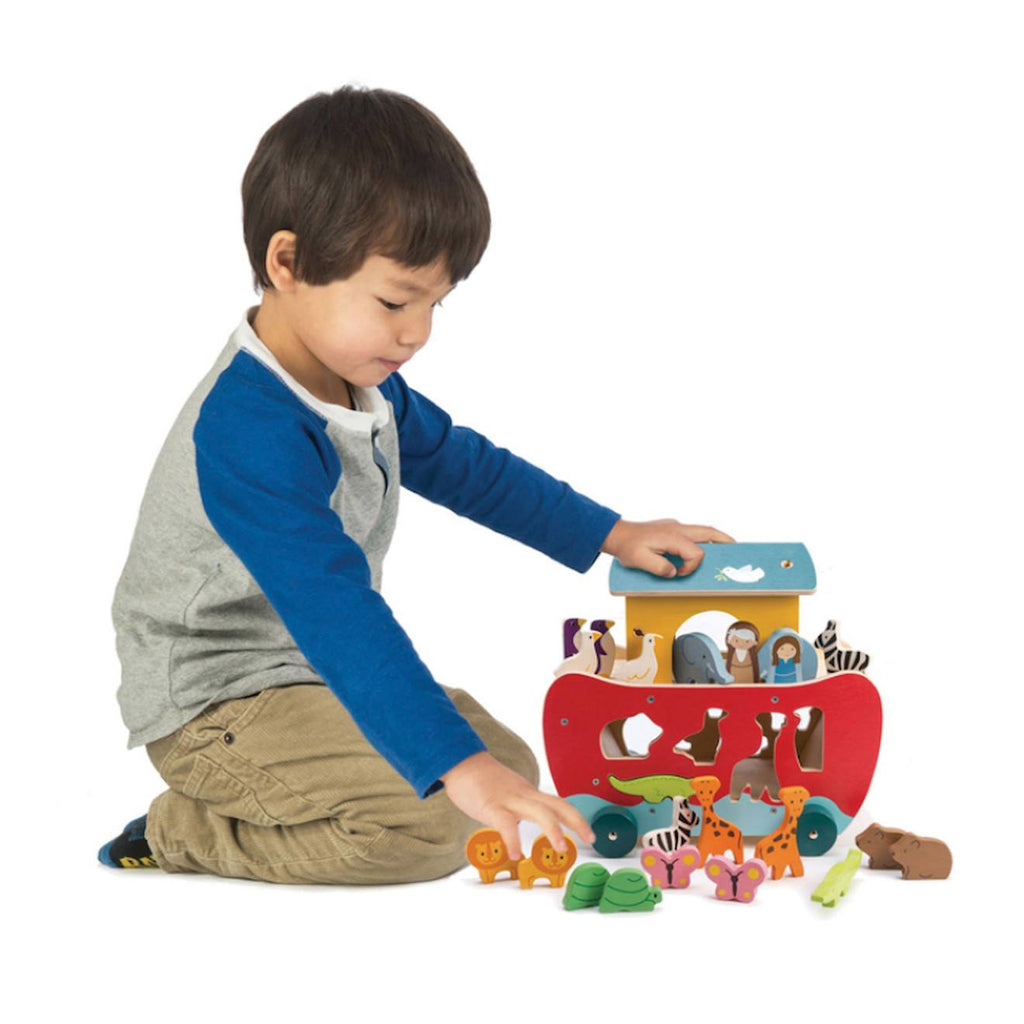 Bateau à formes arche de noé rouge, jaune, bleu