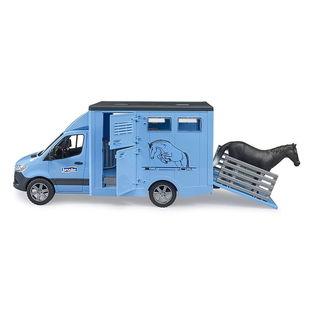 Bétaillère mercedes bleu