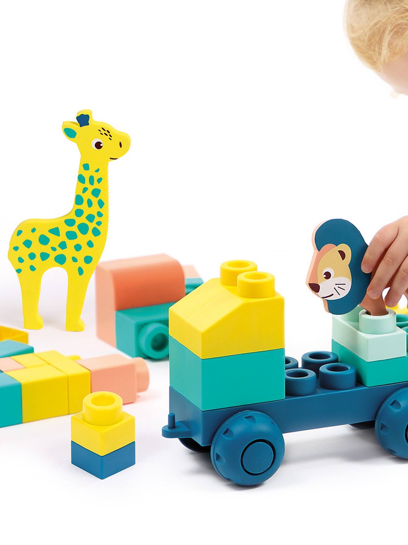 Briqui, mes 1eres constructions multicolore