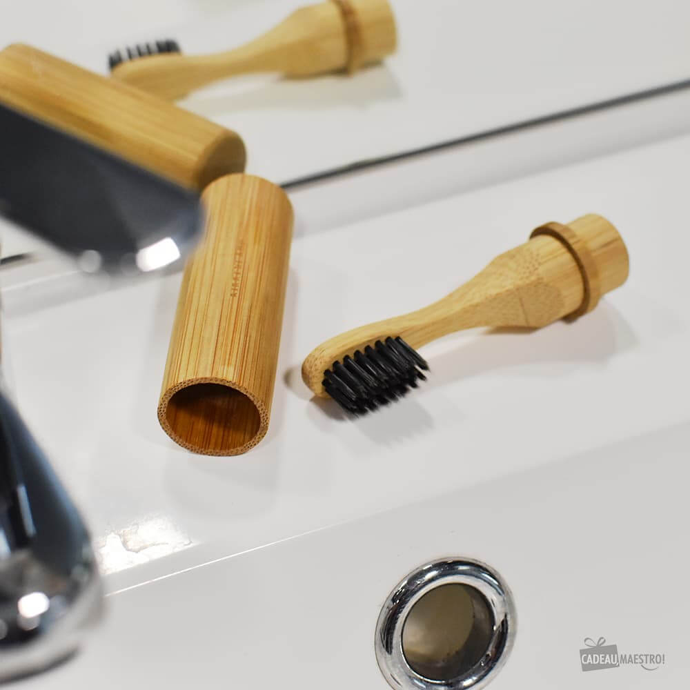 Brosse à Dents de Voyage en Bambou - Accessoire Salle de Bain Originaux Kikkerland