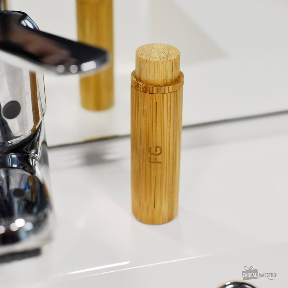 Brosse à Dents de Voyage en Bambou Initiales à Personnaliser - Accessoire Salle de Bain Originaux