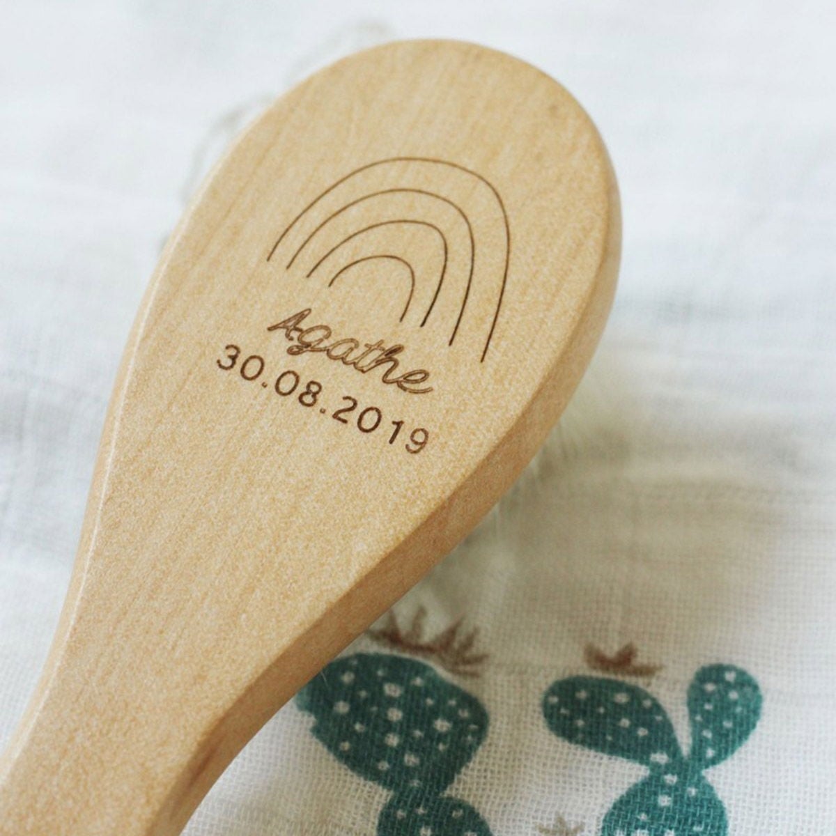 Brosse en Bois Personnalisée April Eleven