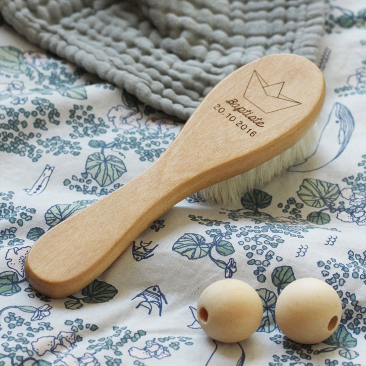 Brosse en Bois Personnalisée April Eleven