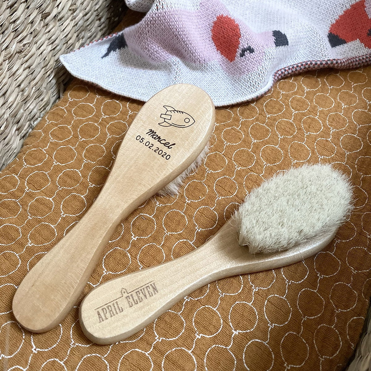Brosse en Bois Personnalisée April Eleven