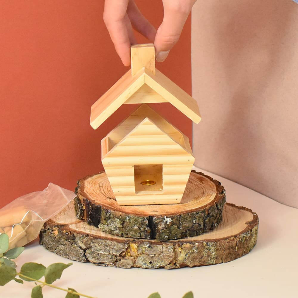 Brûleur à Encens Maison en Bois - Diffuseur Huiles Essentielles Kikkerland